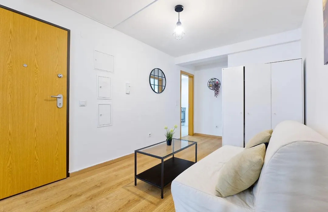 Central And Amazing Flat-1