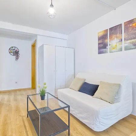 Central And Amazing Flat-3